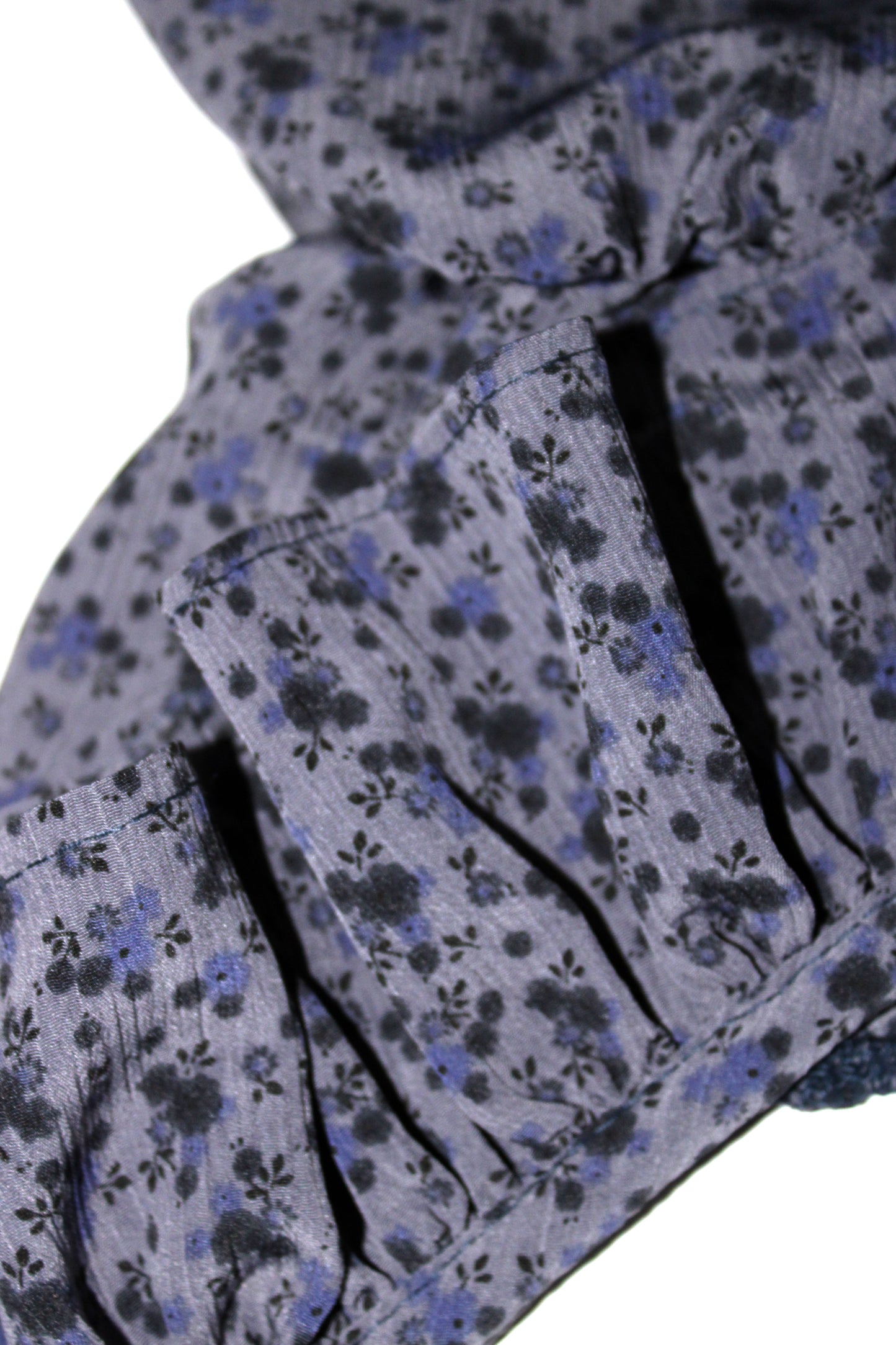 Blusa volantes azul marino