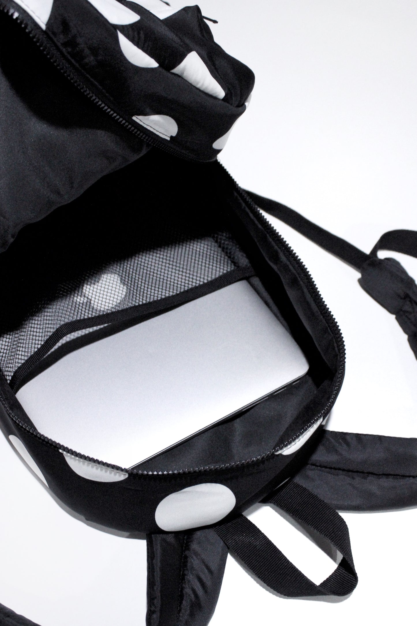 Mochila tamaño escolar lunares
